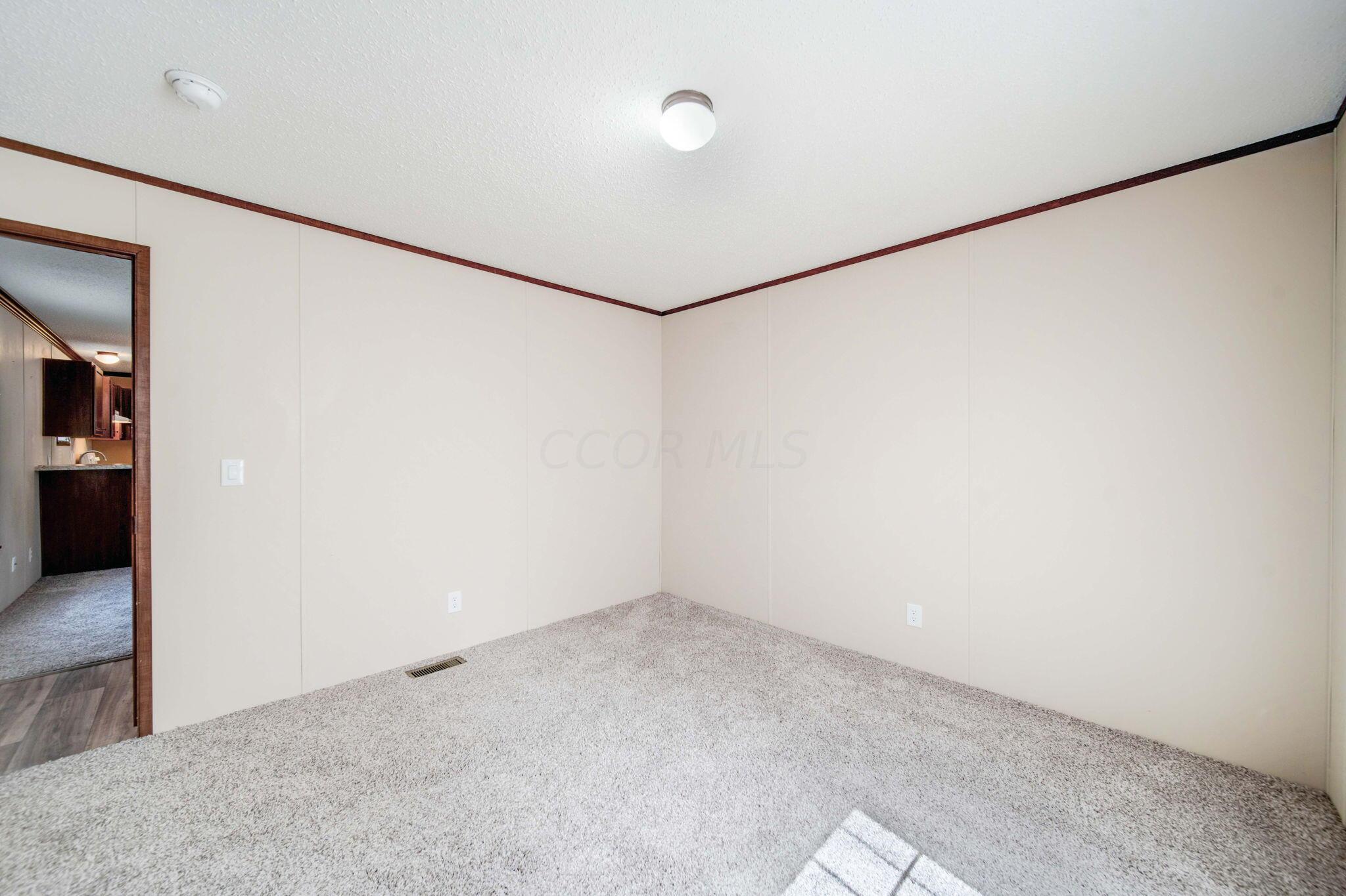 755 Stelzer Road, Unit 18 Columbus, OH 43219 - Photo 22 of 27 25-web-or-mls-DSC00873_4_5