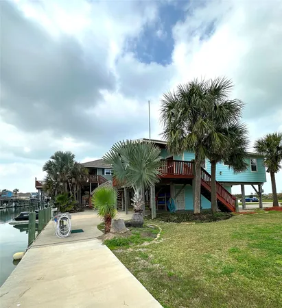 $348,000 | 211 Anchor Drive, Freeport, TX 77541