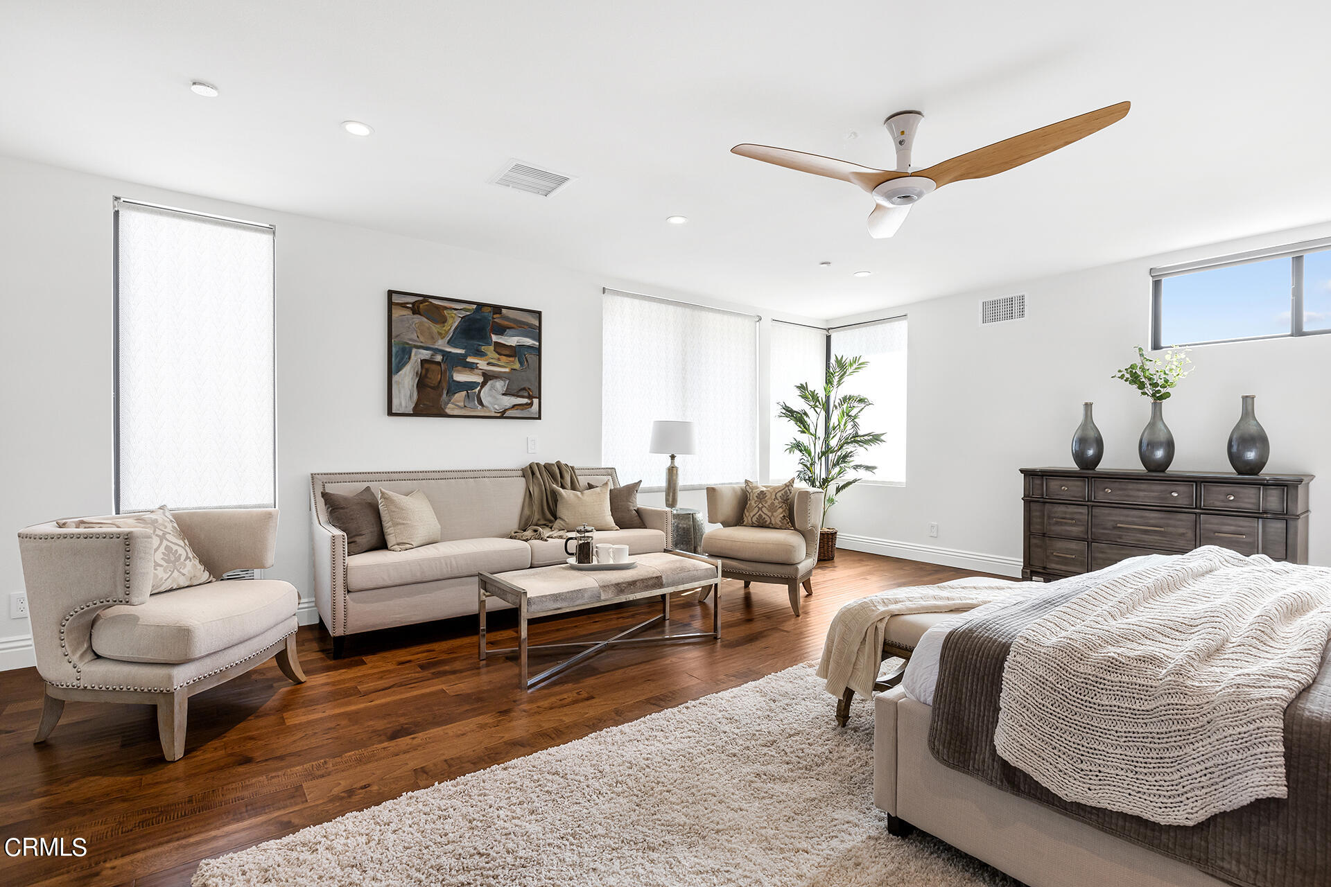 Undisclosed Address Pasadena, CA 91106 - Photo 12 of 31 a living room with furniture and view of window