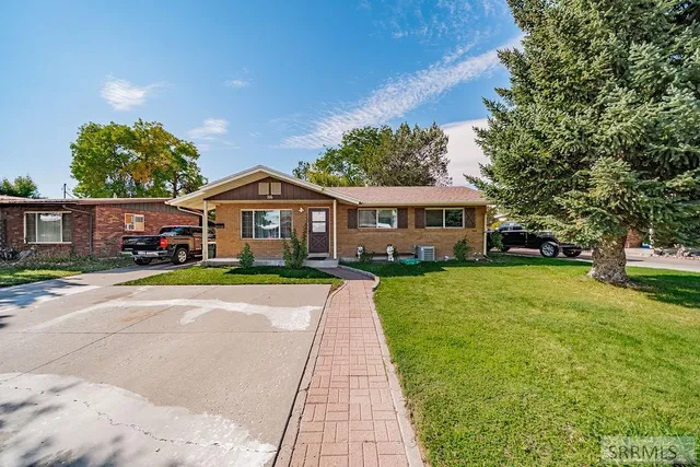 $349,900 | 216 Jefferson Street, Blackfoot, ID 83221