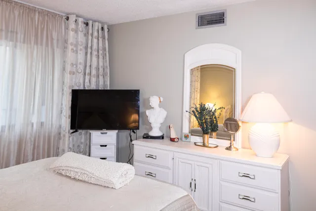 $134,999 | 4100 Tivoli Court, Unit 301, Lake Worth, FL 33467