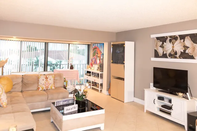 $134,999 | 4100 Tivoli Court, Unit 301, Lake Worth, FL 33467