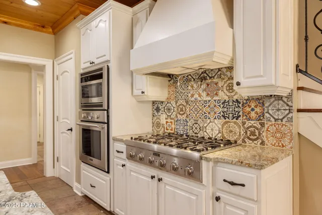 $550,000 | 214 N, Erath, LA 70533