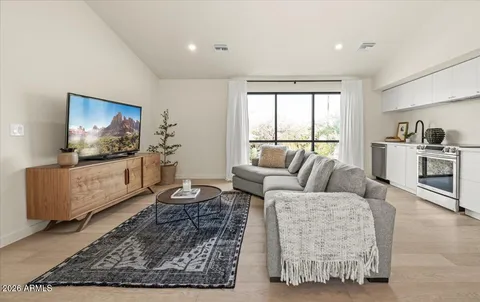 $2,895,000 | 4035 East McDonald Drive, Phoenix, AZ 85018