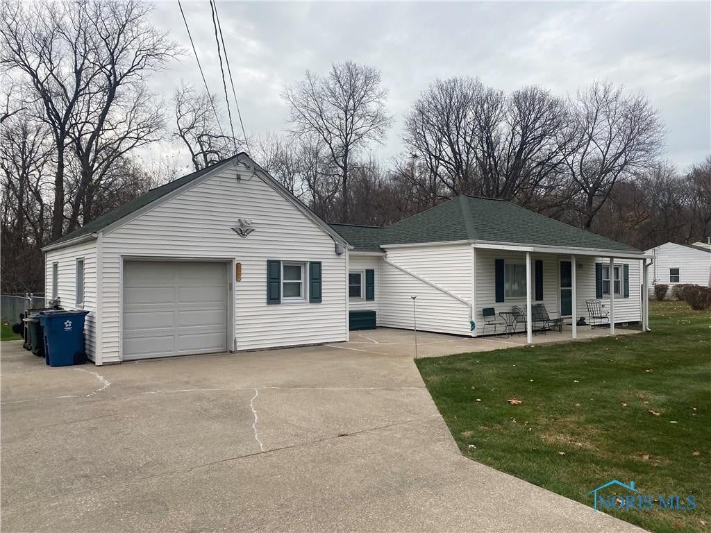 5855 Bryan Road Oregon, OH 43616 - Photo 2 of 10 Gallery Image 2