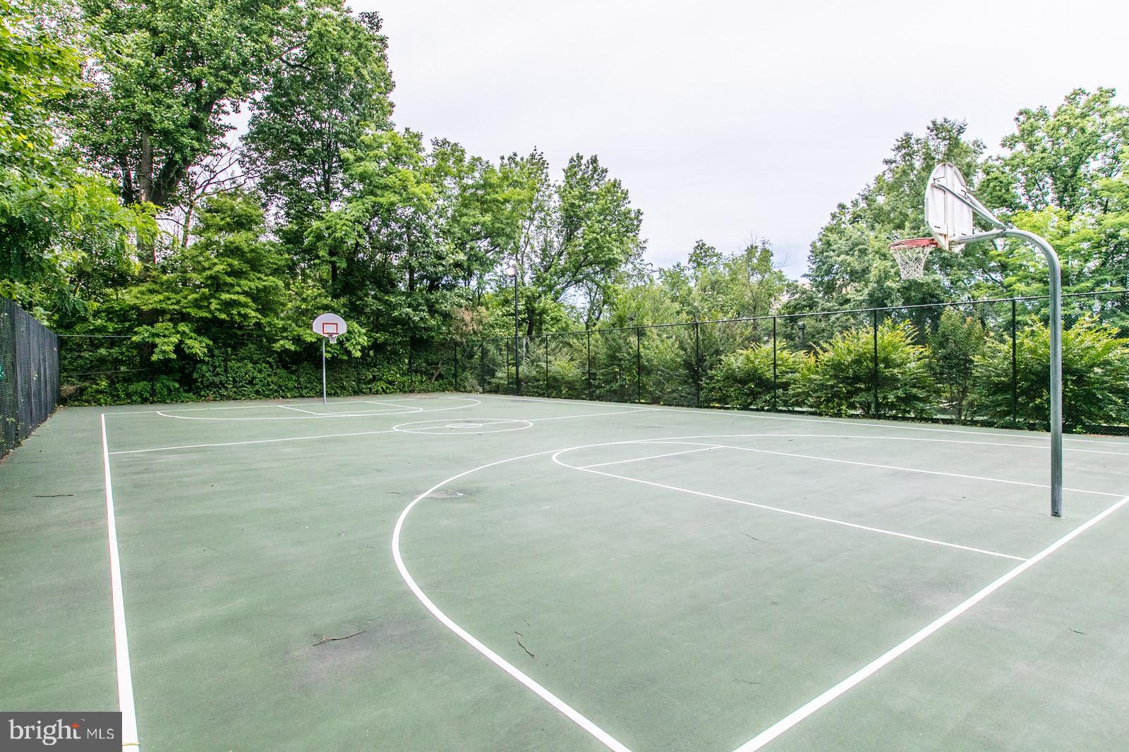 3426 Gunston Road Alexandria, VA 22302 - Photo 17 of 24 Parkfairfax basketball courts