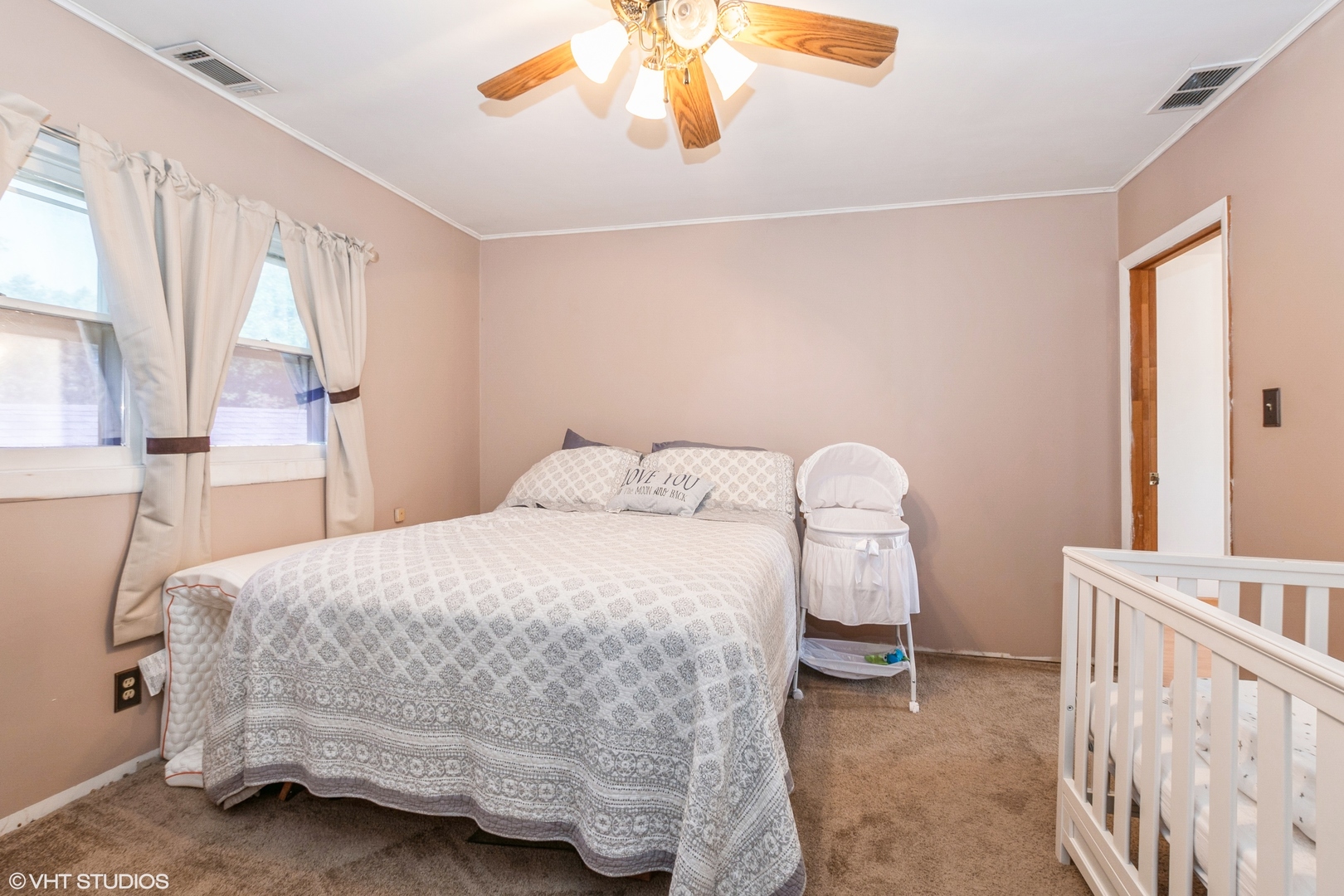 5837 109th Place Chicago Ridge, IL 60415 - Photo 15 of 20 a bedroom with a bed and a window