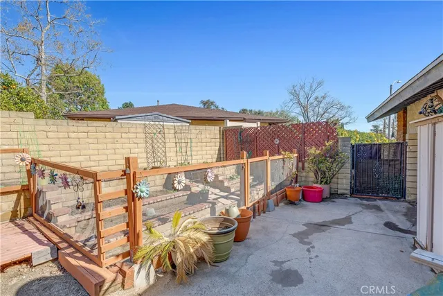 a view of an outdoor space