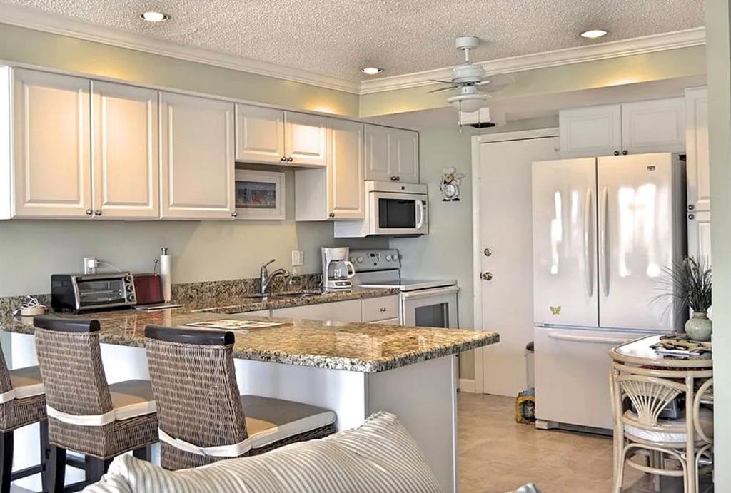 200 Diplomat Parkway, Unit 636 Hallandale Beach, FL 33009 - Photo 5 of 14