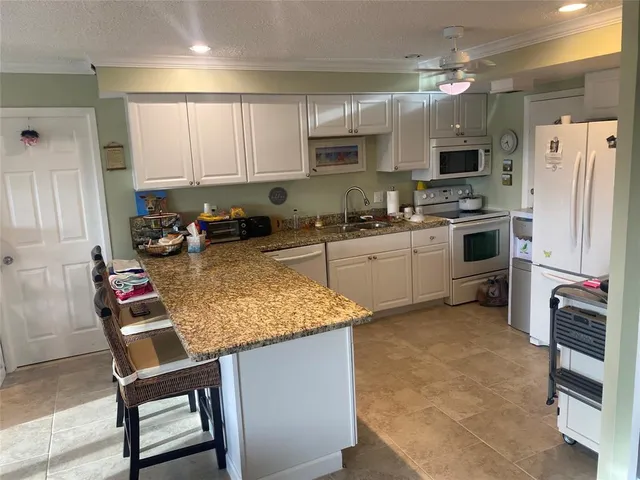 $325,000 | 200 Diplomat Parkway, Unit 636, Hallandale Beach, FL 33009