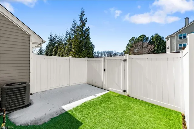 $299,000 | 3505 Timbergate Lane, High Point, NC 27265