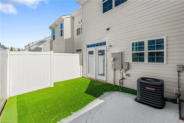 $299,000 | 3505 Timbergate Lane, High Point, NC 27265