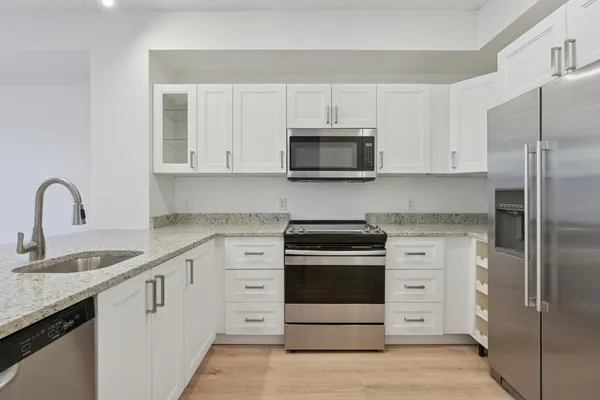 $209,900 | 150 East Burnsville Parkway, Unit 116, Burnsville, MN 55337