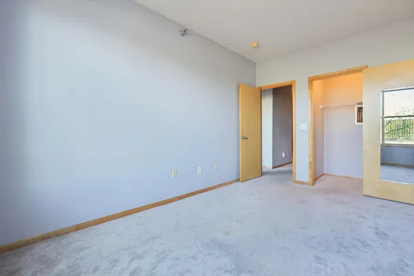 $209,900 | 150 East Burnsville Parkway, Unit 116, Burnsville, MN 55337