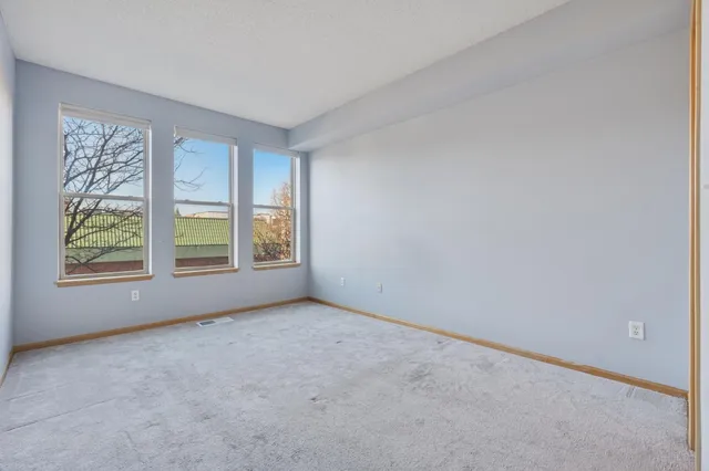 $224,900 | 150 East Burnsville Parkway, Unit 116, Burnsville, MN 55337