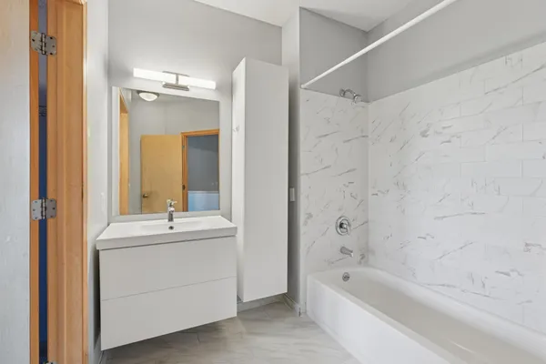 $209,900 | 150 East Burnsville Parkway, Unit 116, Burnsville, MN 55337