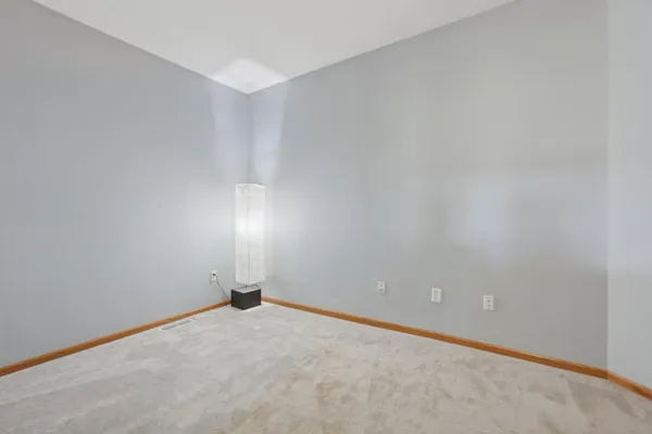 $209,900 | 150 East Burnsville Parkway, Unit 116, Burnsville, MN 55337