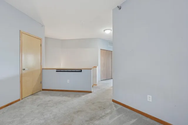 $224,900 | 150 East Burnsville Parkway, Unit 116, Burnsville, MN 55337