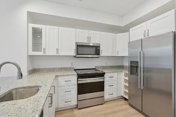 $209,900 | 150 East Burnsville Parkway, Unit 116, Burnsville, MN 55337