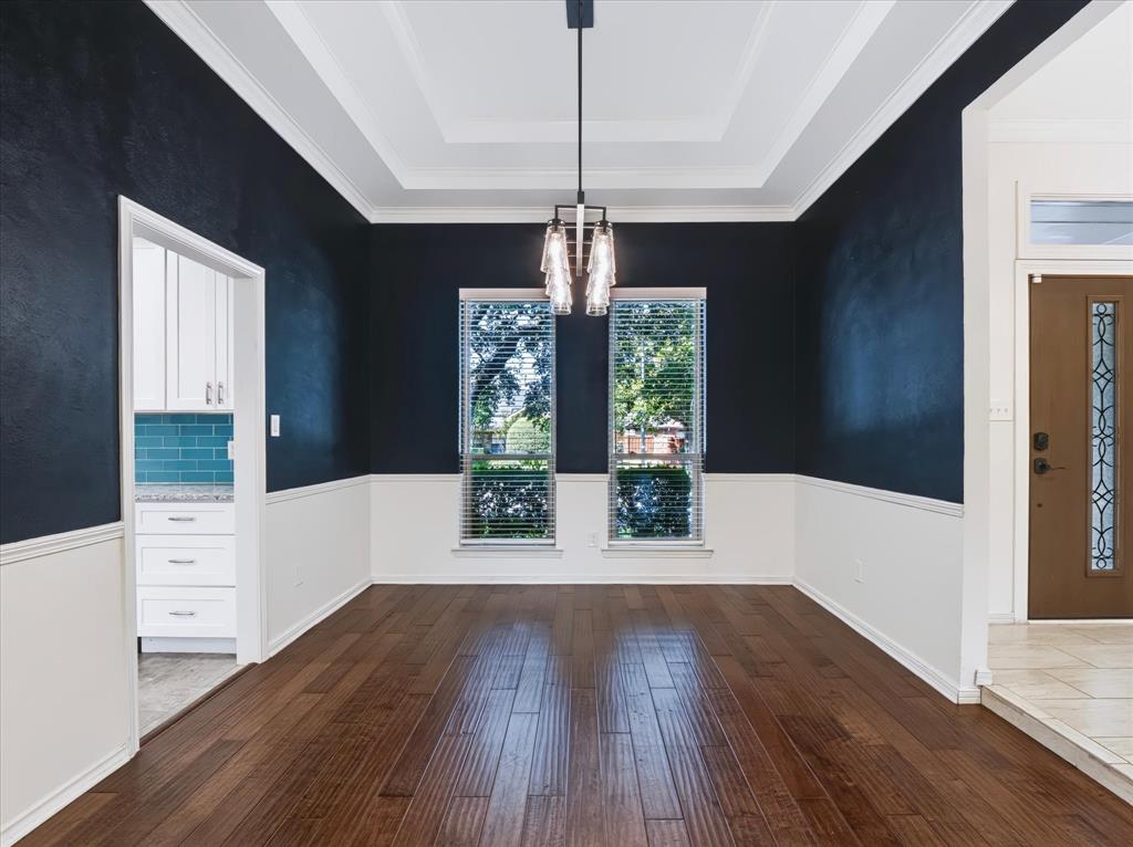 10216 Shadow Way Dallas, TX 75243 - Photo 7 of 40 Gallery Image 7