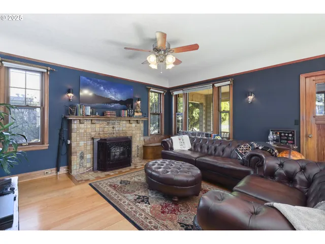 $550,000 | 529 West 3rd Place, The Dalles, OR 97058