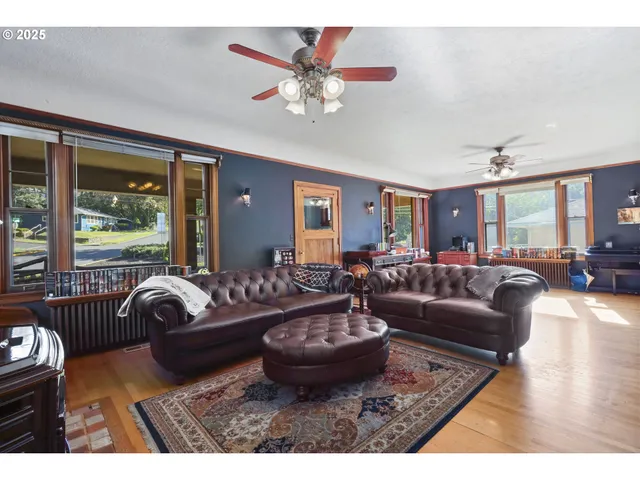 $550,000 | 529 West 3rd Place, The Dalles, OR 97058