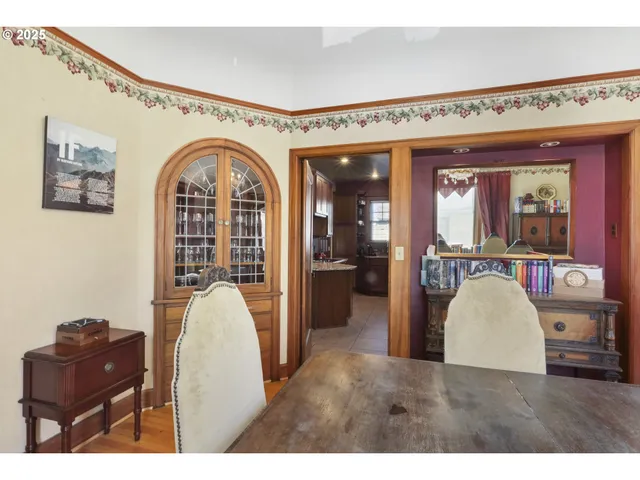 $550,000 | 529 West 3rd Place, The Dalles, OR 97058