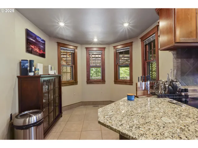 $550,000 | 529 West 3rd Place, The Dalles, OR 97058