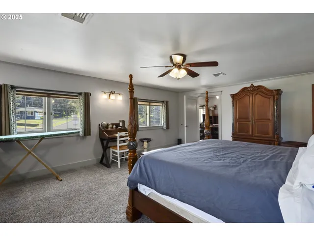 $550,000 | 529 West 3rd Place, The Dalles, OR 97058