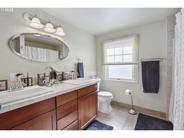 $550,000 | 529 West 3rd Place, The Dalles, OR 97058