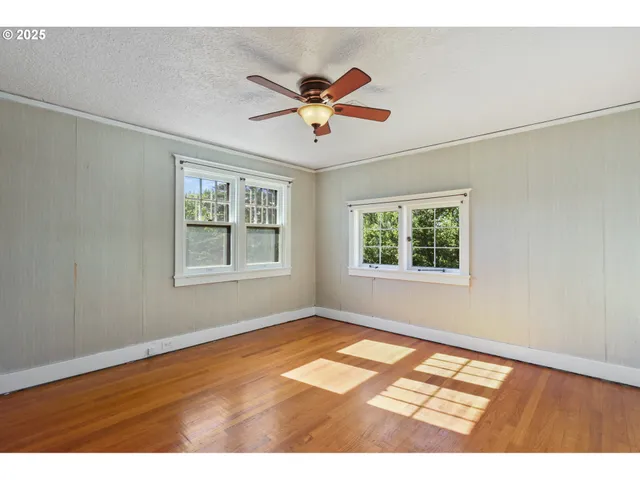 $550,000 | 529 West 3rd Place, The Dalles, OR 97058