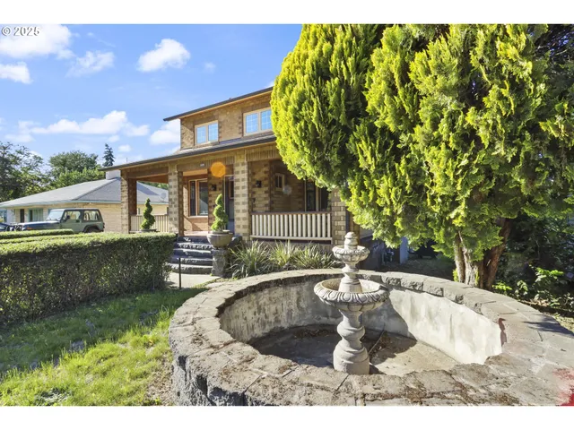 $550,000 | 529 West 3rd Place, The Dalles, OR 97058