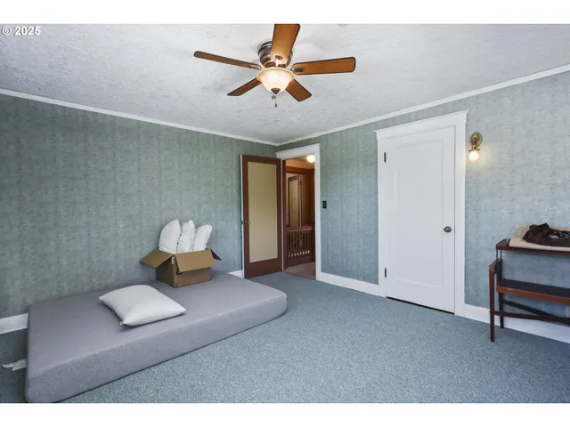 $550,000 | 529 West 3rd Place, The Dalles, OR 97058