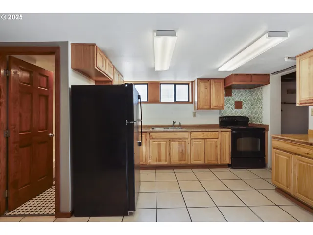 $550,000 | 529 West 3rd Place, The Dalles, OR 97058