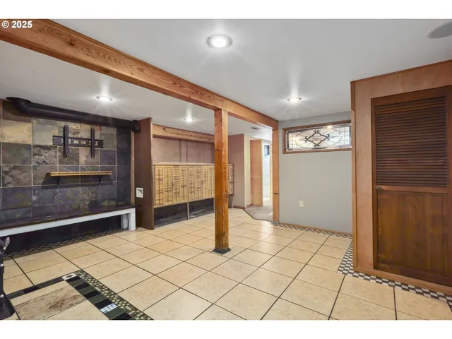 $550,000 | 529 West 3rd Place, The Dalles, OR 97058