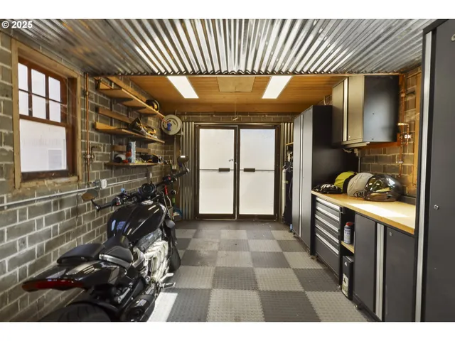 $550,000 | 529 West 3rd Place, The Dalles, OR 97058