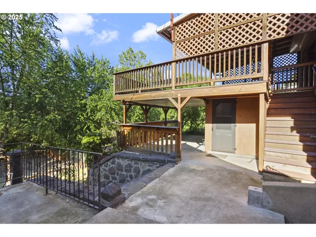 $550,000 | 529 West 3rd Place, The Dalles, OR 97058