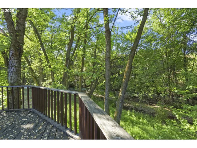 $550,000 | 529 West 3rd Place, The Dalles, OR 97058