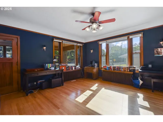 $550,000 | 529 West 3rd Place, The Dalles, OR 97058