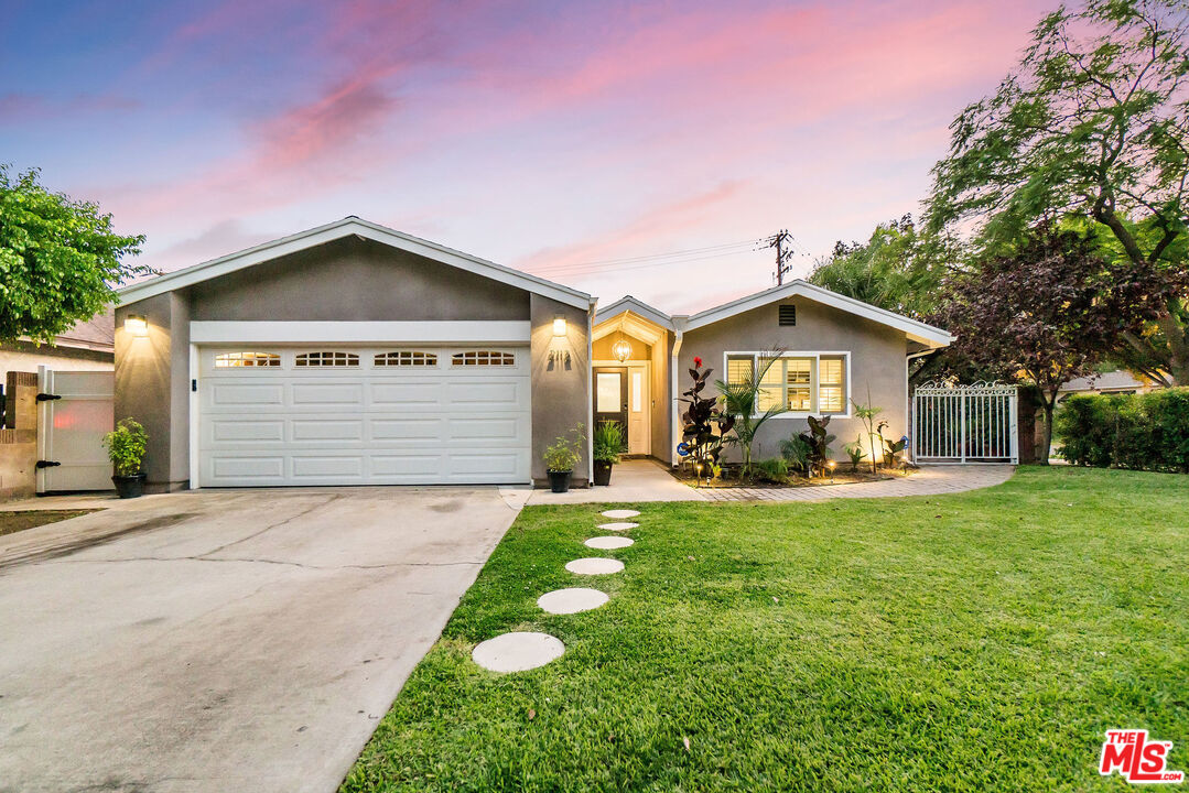 2112 Queensberry Road Pasadena, CA 91104 - Photo 1 of 38 Gallery Image 1