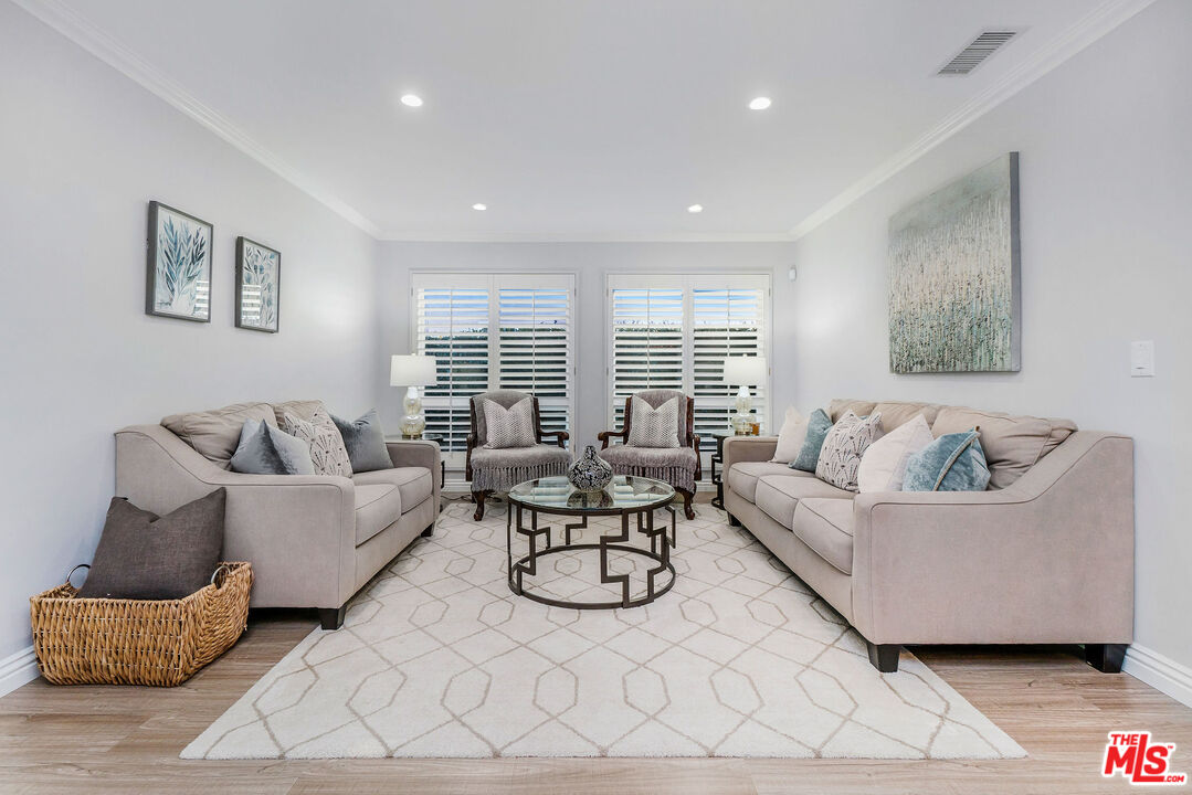 2112 Queensberry Road Pasadena, CA 91104 - Photo 14 of 38 Gallery Image 14