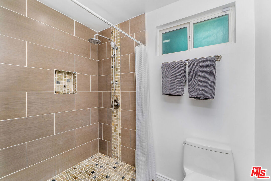 2112 Queensberry Road Pasadena, CA 91104 - Photo 22 of 38 Gallery Image 22