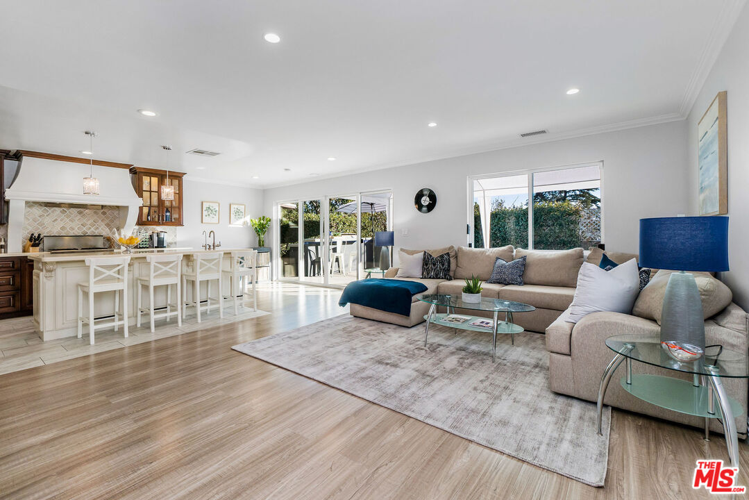 2112 Queensberry Road Pasadena, CA 91104 - Photo 7 of 38 Gallery Image 7