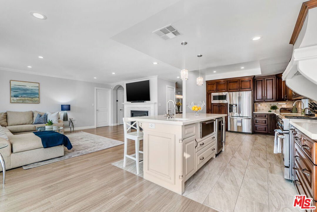 2112 Queensberry Road Pasadena, CA 91104 - Photo 8 of 38 Gallery Image 8