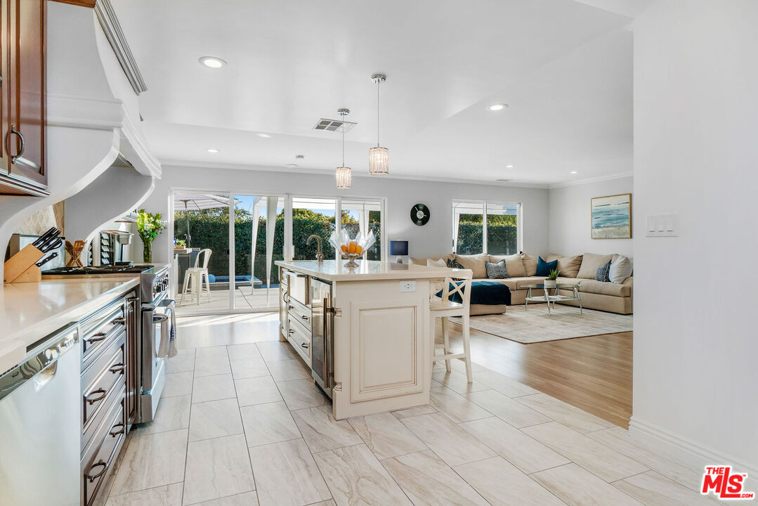 2112 Queensberry Road Pasadena, CA 91104 - Photo 9 of 38 Gallery Image 9