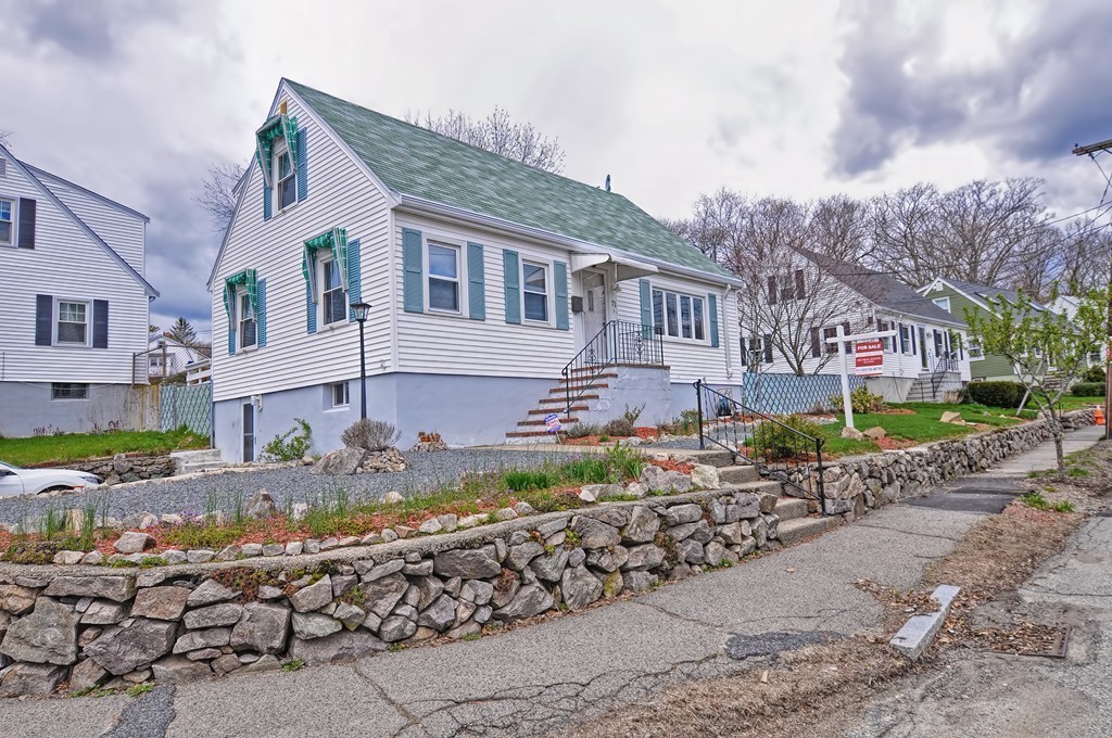 71 Running Brook Road Boston, MA 02132 - Photo 3 of 24 Gallery Image 3