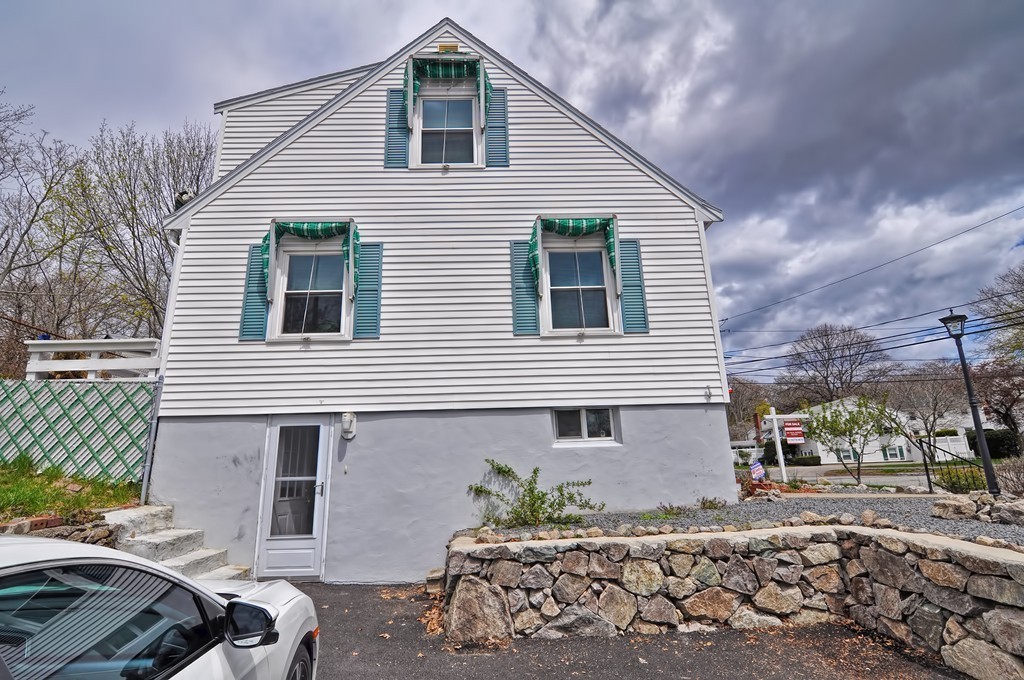 71 Running Brook Road Boston, MA 02132 - Photo 5 of 24 Gallery Image 5