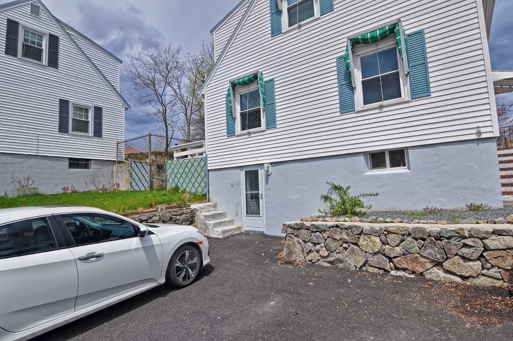 71 Running Brook Road Boston, MA 02132 - Photo 6 of 24 Gallery Image 6