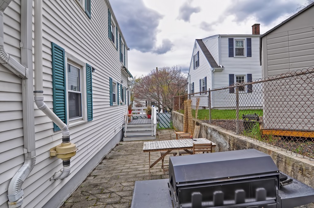 71 Running Brook Road Boston, MA 02132 - Photo 7 of 24 Gallery Image 7