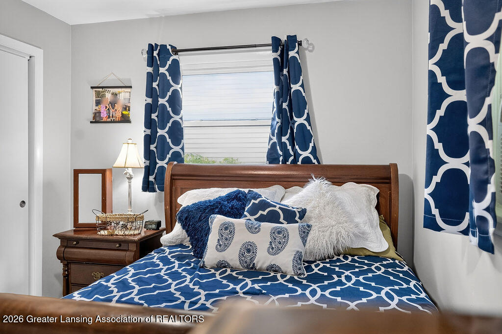 5729 Hilliard Road Lansing, MI 48911 - Photo 26 of 44 26